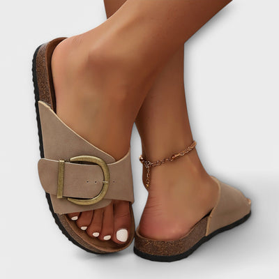 Margie | Damen Korkpantoletten mit Schnallenriemendesign