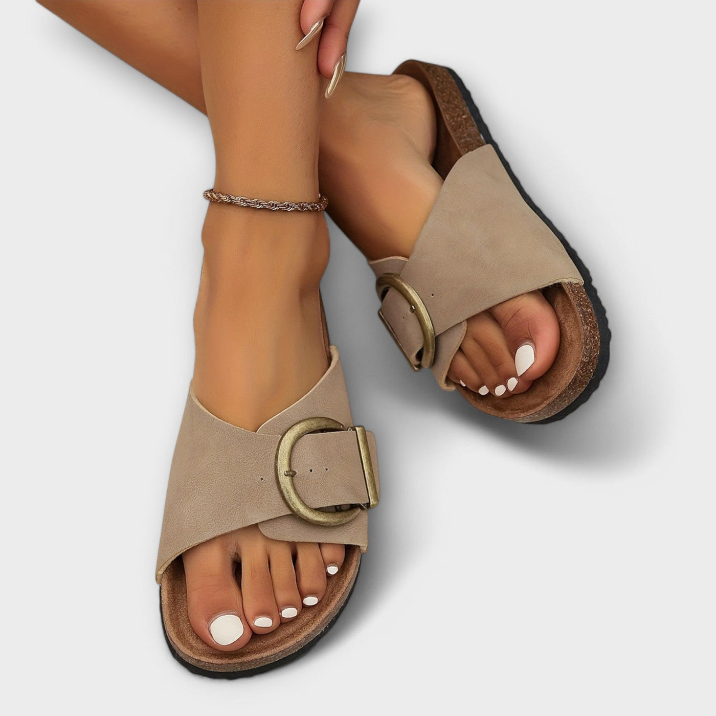Margie | Damen Korkpantoletten mit Schnallenriemendesign