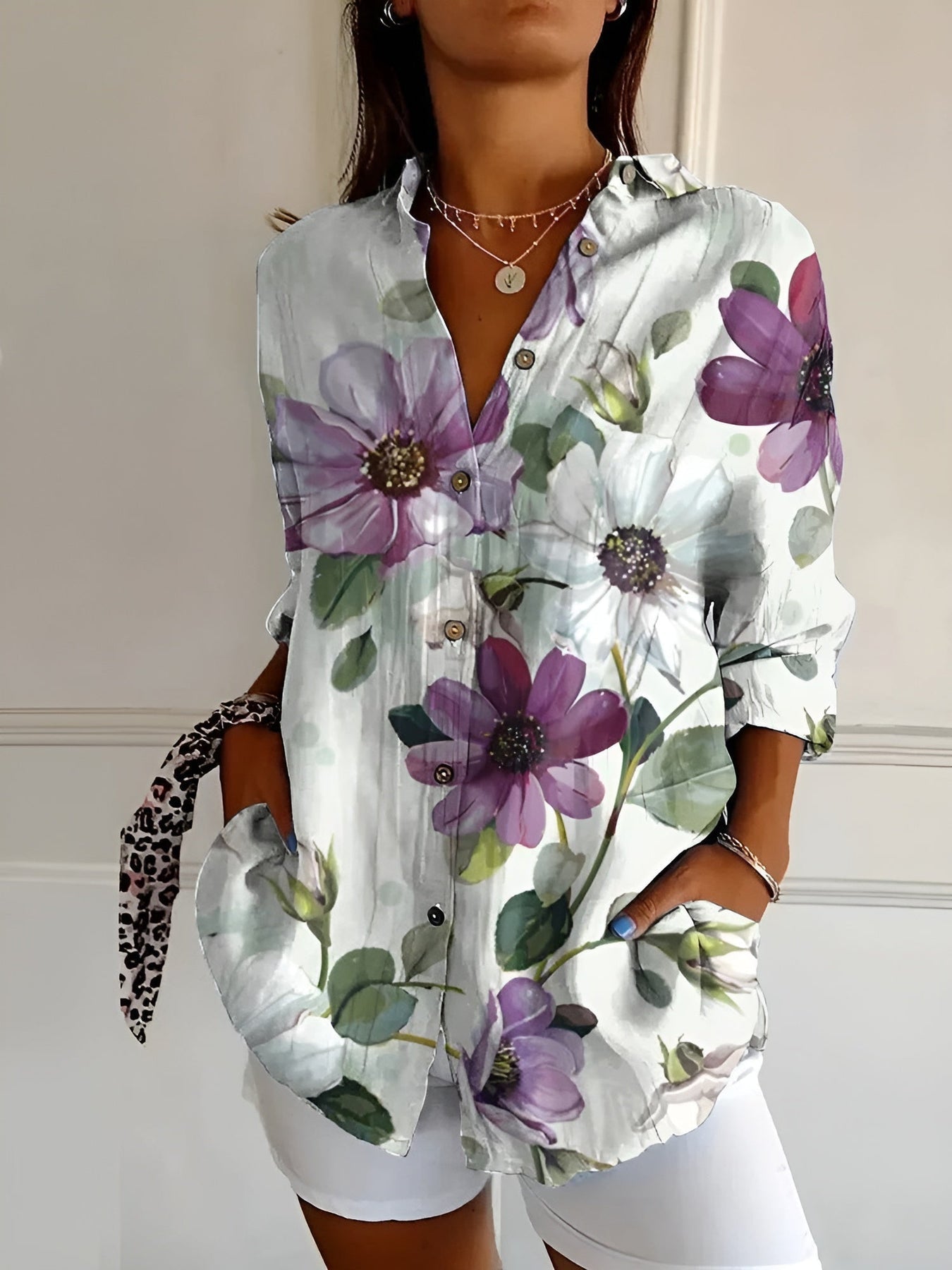 Brenda - Lässige Bluse Mit Blumen Und Wellen